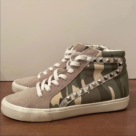 NEW STEVE MADDEN TRACEY STAR HIGH TOP SNEAKER - Picture 3 of 8